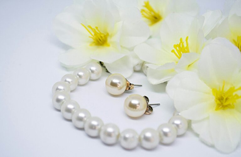 naszyjnik i kolczyki perłowe