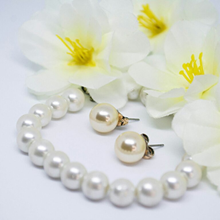 naszyjnik i kolczyki perłowe