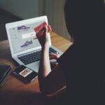 Dlaczego ziewanie bywa aż tak bardzo zaraźliwe w grupie?